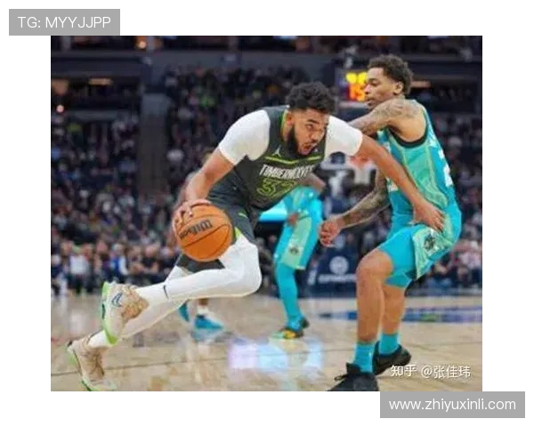 张佳玮解析马刺战术文班拿防守篮板后迅速推进全队快攻策略